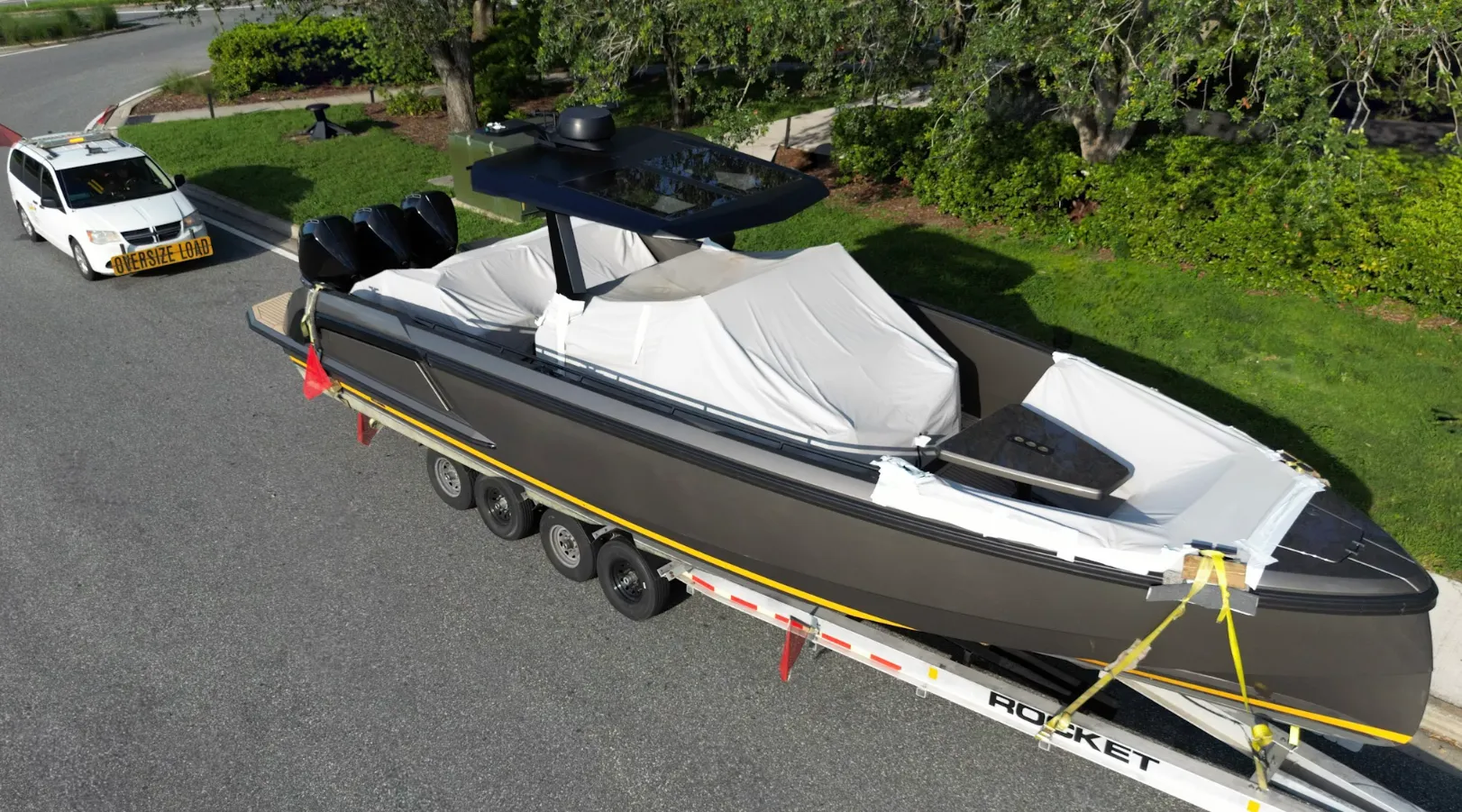 Car shipping service near Seattle Auto Transport: Terminal vs Door-to-Door Service